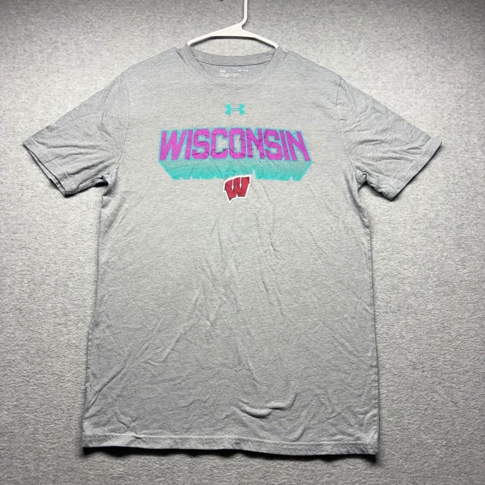 Under Armour Wisconsin Badgers T-Shirt Mens Medium Gray Short Sleeve Graphic Tee